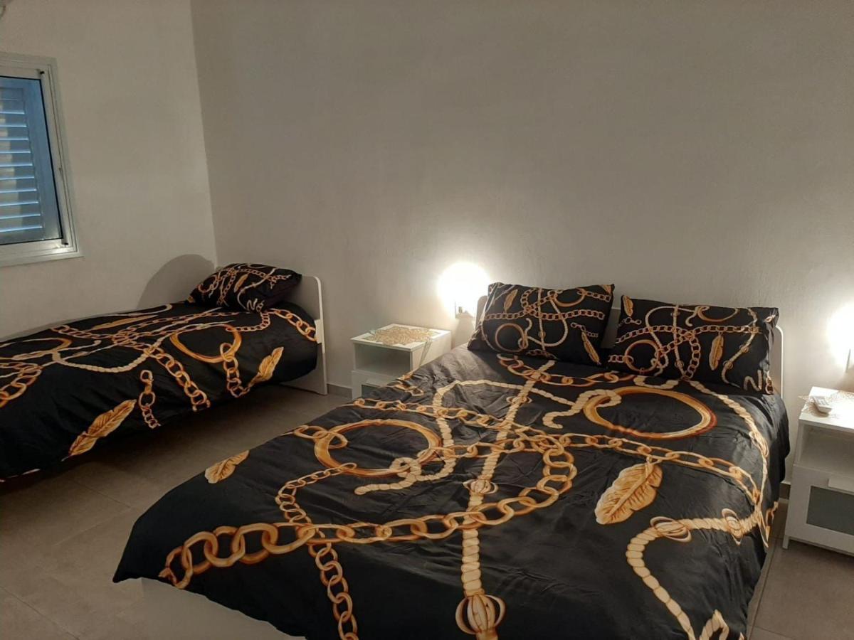 Romy Suites Deluxe 네타니아 외부 사진