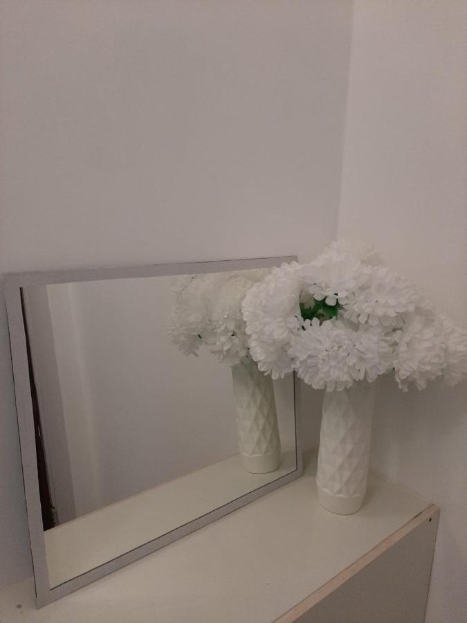 Romy Suites Deluxe 네타니아 외부 사진